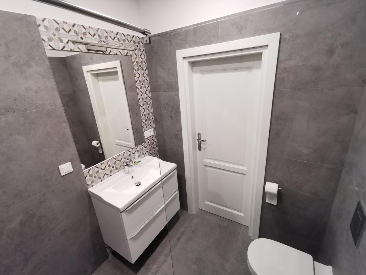 Nowe Apartamenty Zamkowa Vis A Vis Wawelu คราคูฟ ภายนอก รูปภาพ